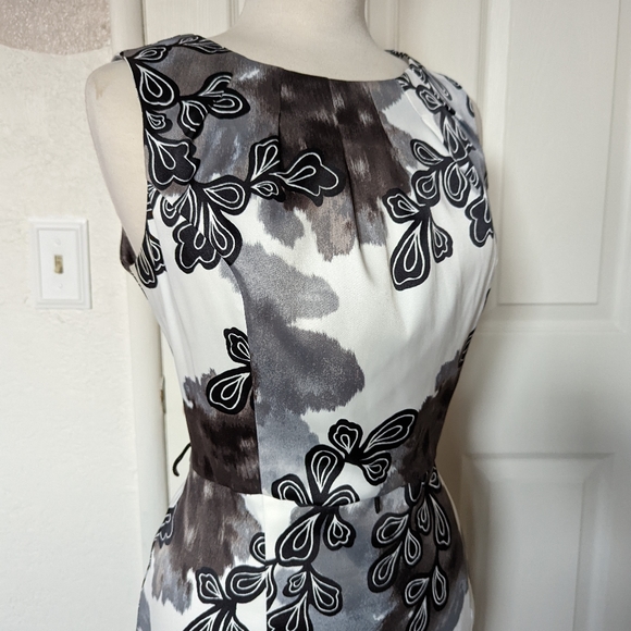 Form Fitting Midi Dress - Picture 2 of 5